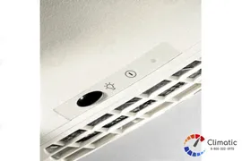 Кондиционер с люком DOMETIC FreshLight 2200, 7500 Бте/ч., охлаждающая способность 2200Вт, нагревание 2700Вт, питание 220В